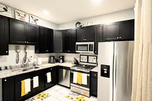 7714 S Marquette Ave, Chicago, IL 60649 - Photo 9