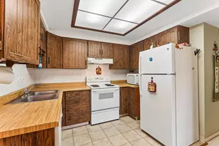 930 Taylor Dr, Gurnee, IL 60031 - Photo 7