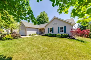 317 Wooded Knoll Dr, Cary, IL 60013 - Photo 3