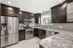 416 Ingleside Dr, Bolingbrook, IL 60490 - Photo 9