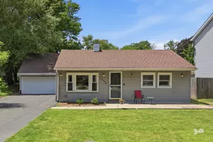 32988 N Meadow Rd, Grayslake, IL 60030 - Photo 1