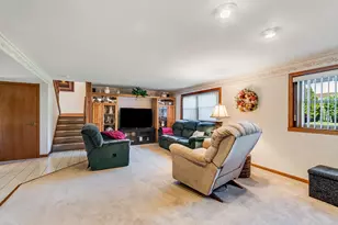 7706 Hayenga Ln, Darien, IL 60561 - Photo 9