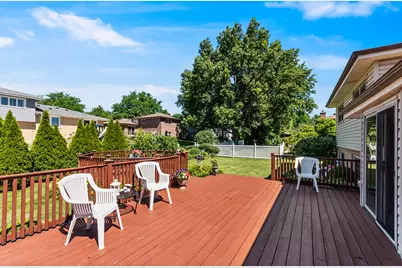 7706 Hayenga Lane, Darien, IL 60561 - Photo 19