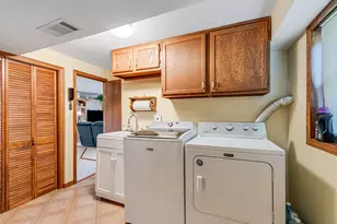 7706 Hayenga Ln, Darien, IL 60561 - Photo 11