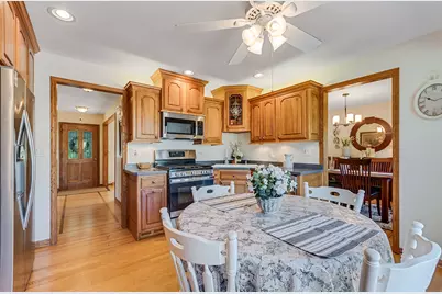 7706 Hayenga Lane, Darien, IL 60561 - Photo 7