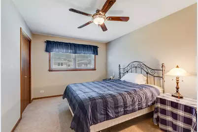 7706 Hayenga Lane, Darien, IL 60561 - Photo 15