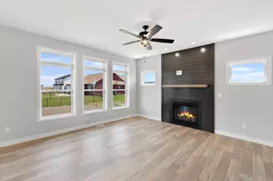 1812 Sunny Acres Rd, Mahomet, IL 61853 - Photo 9