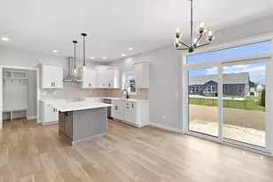 1812 Sunny Acres Rd, Mahomet, IL 61853 - Photo 11