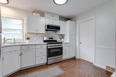 213 N Emerson Street, Mount Prospect, IL 60056 - Photo 11