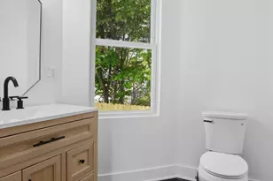 11436 S Yale Ave, Chicago, IL 60628 - Photo 9