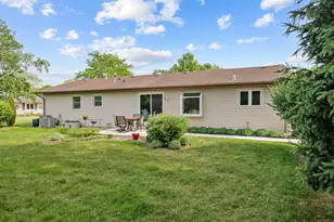 230 Yarmouth Rd, Elk Grove Village, IL 60007 - Photo 23