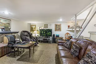 1727 W Estes Ave, Chicago, IL 60626 - Photo 9