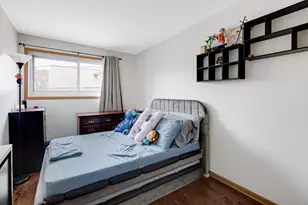 1727 W Estes Ave, Chicago, IL 60626 - Photo 13