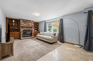 281 Tyler Ct, Libertyville, IL 60048 - Photo 9