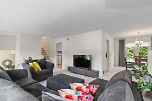304 Carmelhead Ln, Schaumburg, IL 60193 - Photo 5