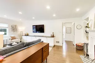 850 Kenton Rd, Deerfield, IL 60015 - Photo 3