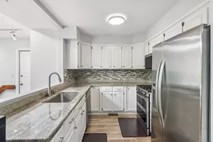 951 Grissom Trail, Elk Grove Village, IL 60007 - Photo 9