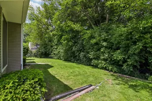 951 Grissom Trail, Elk Grove Village, IL 60007 - Photo 39