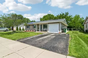 951 Grissom Trail, Elk Grove Village, IL 60007 - Photo 3
