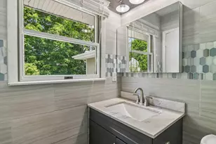 951 Grissom Trail, Elk Grove Village, IL 60007 - Photo 19
