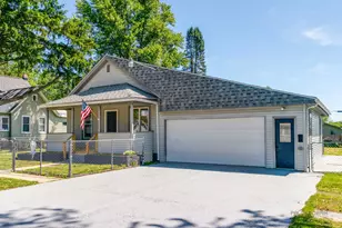 7 Lincoln St, Harvard, IL 60033 - Photo 1