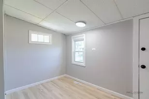 7 Lincoln St, Harvard, IL 60033 - Photo 17