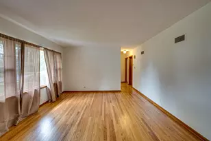 1221 N Webster St, Naperville, IL 60563 - Photo 5