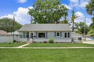 444 S Union St, Paxton, IL 60957 - Photo 1