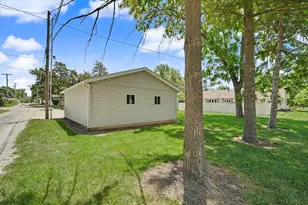 444 S Union St, Paxton, IL 60957 - Photo 25