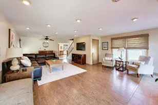 2825 Eisenhower Dr, Des Plaines, IL 60018 - Photo 13