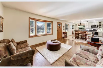 2825 Eisenhower Drive, Des Plaines, IL 60018 - Photo 5