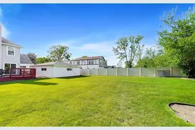 2825 Eisenhower Drive, Des Plaines, IL 60018 - Photo 33