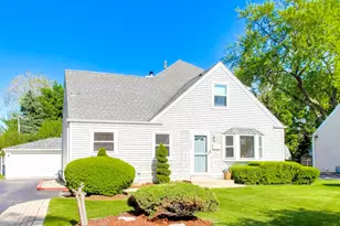 2825 Eisenhower Dr, Des Plaines, IL 60018 - Photo 3