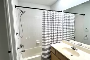 2405 Madiera Ct, Buffalo Grove, IL 60089 - Photo 7