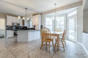 1800 Darnell St, Libertyville, IL 60048 - Photo 9