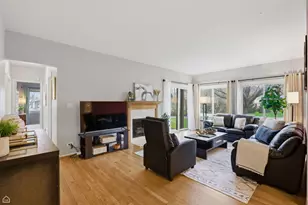 101 Windwood Ct, Buffalo Grove, IL 60089 - Photo 3