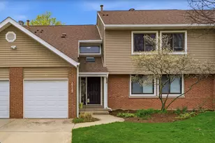 101 Windwood Ct, Buffalo Grove, IL 60089 - Photo 1