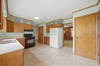 411 S McKendrie Street, Mount Morris, IL 61054 - Photo 3