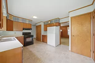 411 S McKendrie St, Mount Morris, IL 61054 - Photo 3
