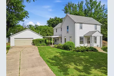 411 S McKendrie Street, Mount Morris, IL 61054 - Photo 1