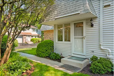223 Pin Oak Drive #223, Wilmette, IL 60091 - Photo 3