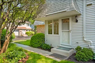 223 Pin Oak Dr, Wilmette, IL 60091 - Photo 3