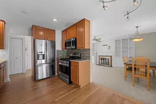7 Greystone Ct, Streamwood, IL 60107 - Photo 5