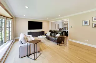 1310 W Hampton Pl, Palatine, IL 60067 - Photo 3