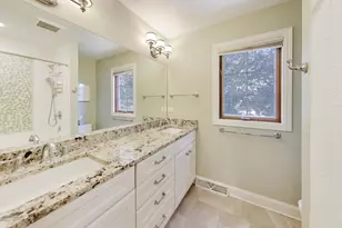 1310 W Hampton Pl, Palatine, IL 60067 - Photo 21