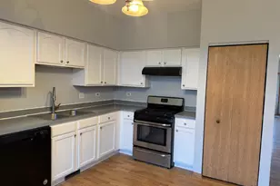 2208 Rebecca Cir, Montgomery, IL 60538 - Photo 3