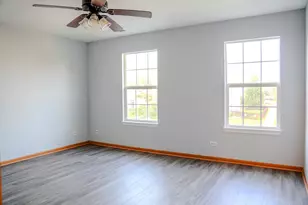 2208 Rebecca Cir, Montgomery, IL 60538 - Photo 15