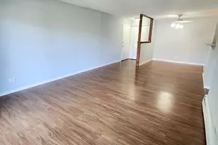 1085 Knoll Ln, Hoffman Estates, IL 60194 - Photo 5