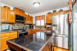 2900 Dorothy Dr, Aurora, IL 60504 - Photo 9