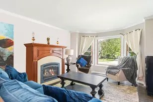27W306 Victoria Ln, Winfield, IL 60190 - Photo 5